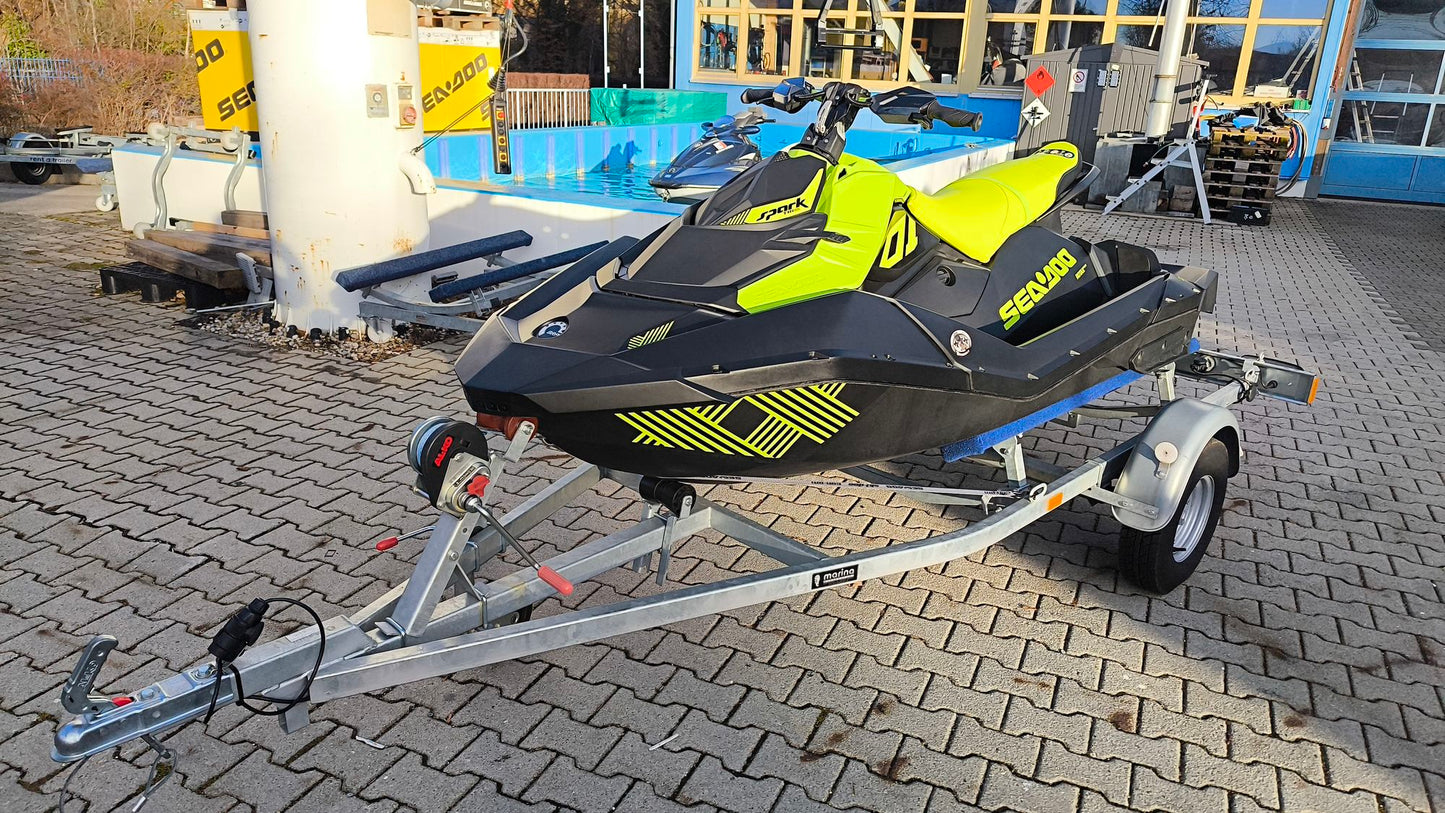 SeaDoo Spark Trixx 3UP 90 iBR Gebraucht Modell 2023 - Manta Green - 31h